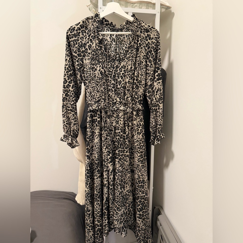 Banana Republic Animal Print Long Sleeve Dress